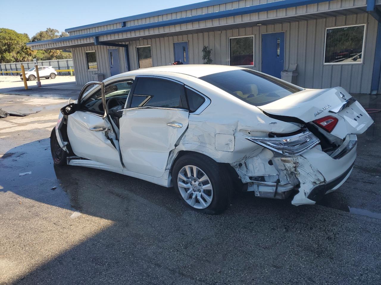 2017 Nissan Altima - Image 2