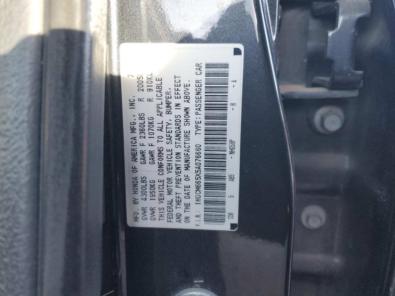 2005 Honda Accord - Image 12
