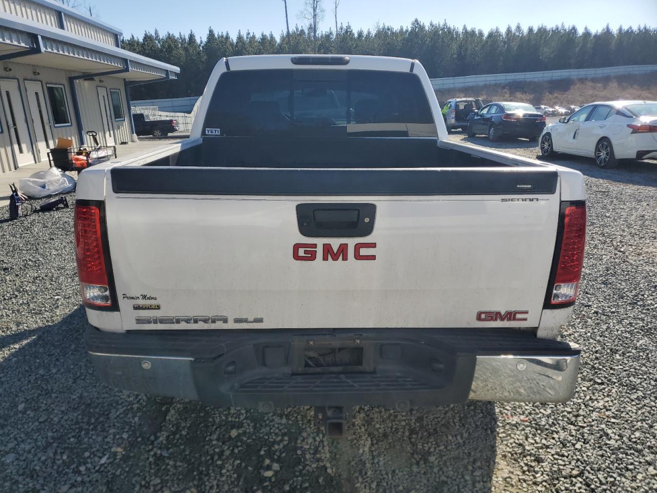 2011 GMC Sierra - Image 6