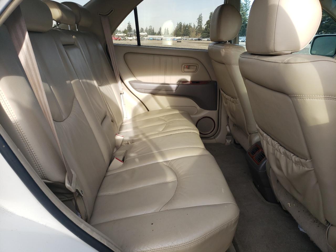 2000 Lexus RX - Image 11