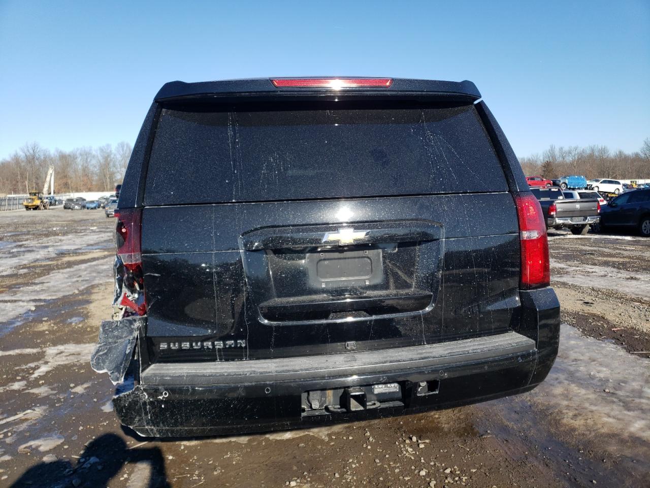 2019 Chevrolet Suburban - Image 6