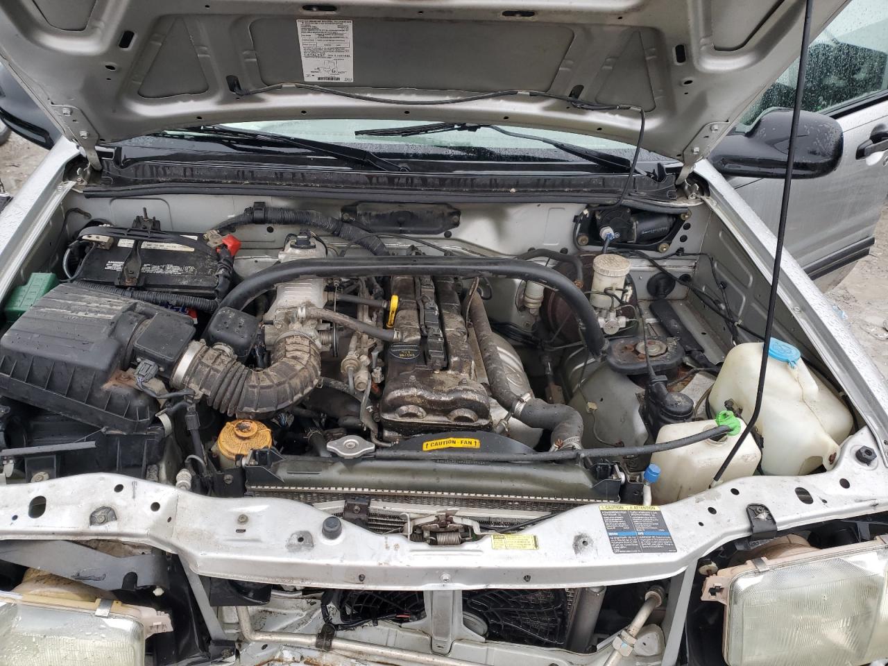 2003 Chevrolet Tracker - Image 12
