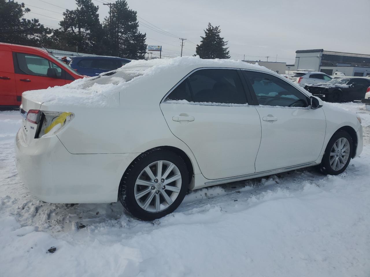 VIN 4T1BF1FK8EU412619 2014 TOYOTA CAMRY no.3