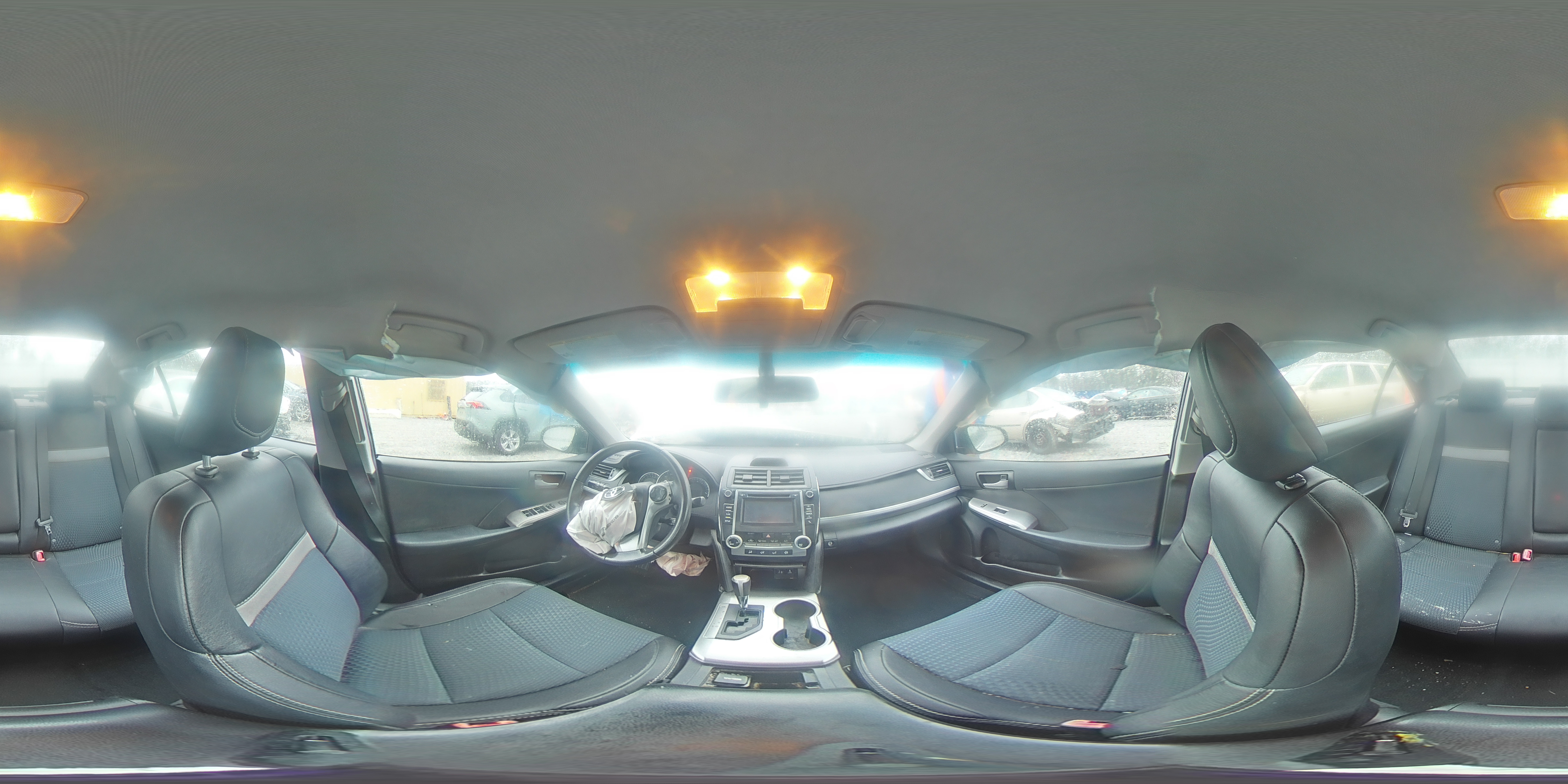 2014 Toyota Camry - Image 14