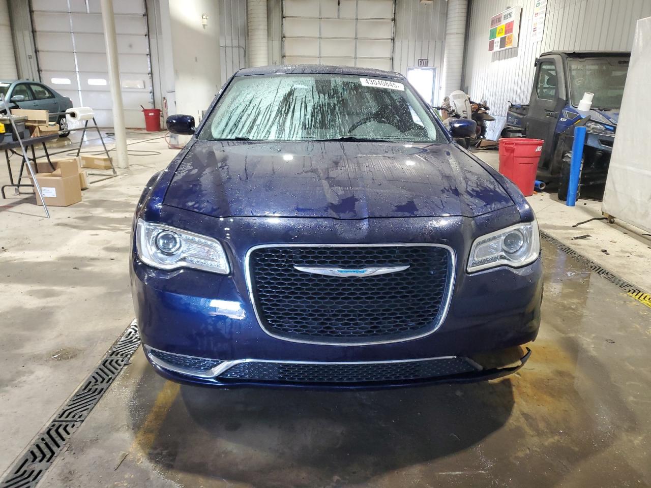 2017 Chrysler 300 - Image 5