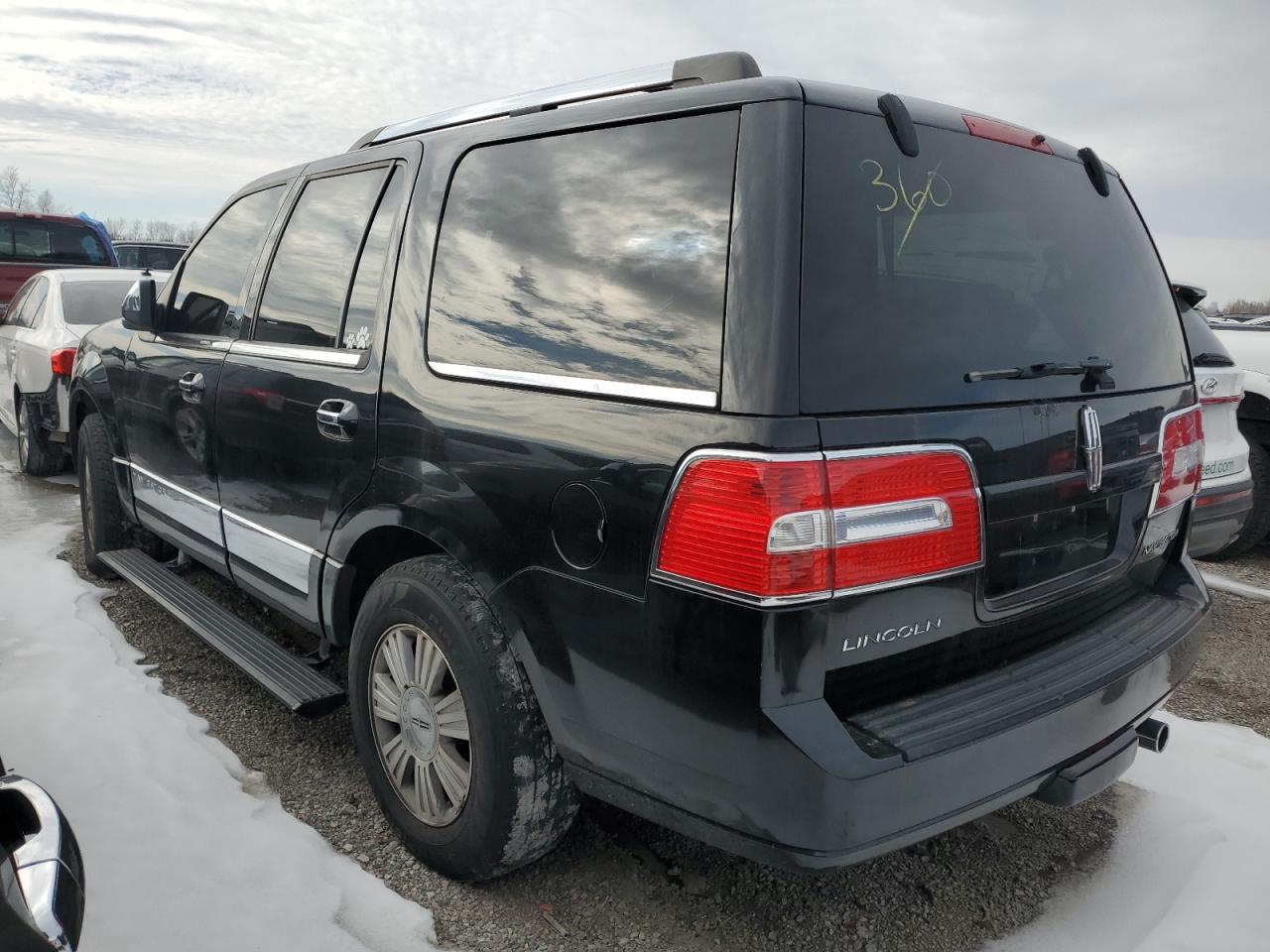 2007 Lincoln Navigator - Image 2