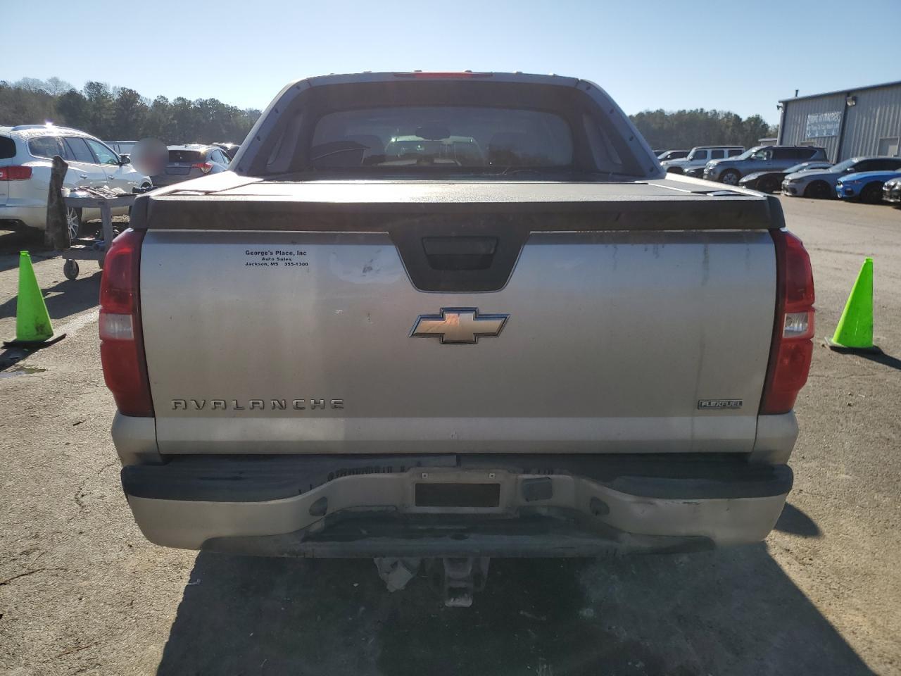 2009 Chevrolet Avalanche - Image 6