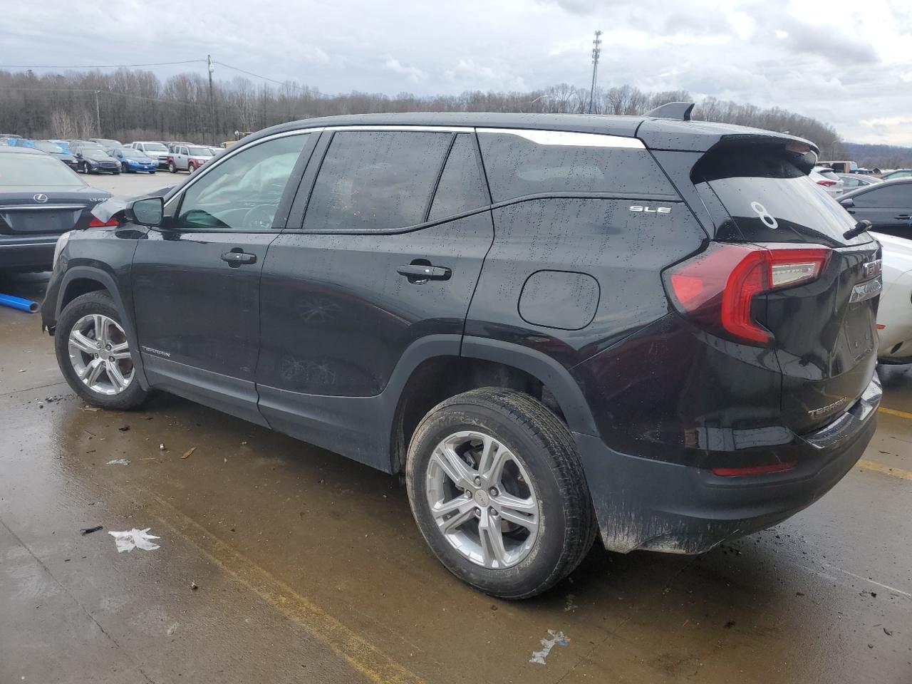 2022 GMC Terrain - Image 2