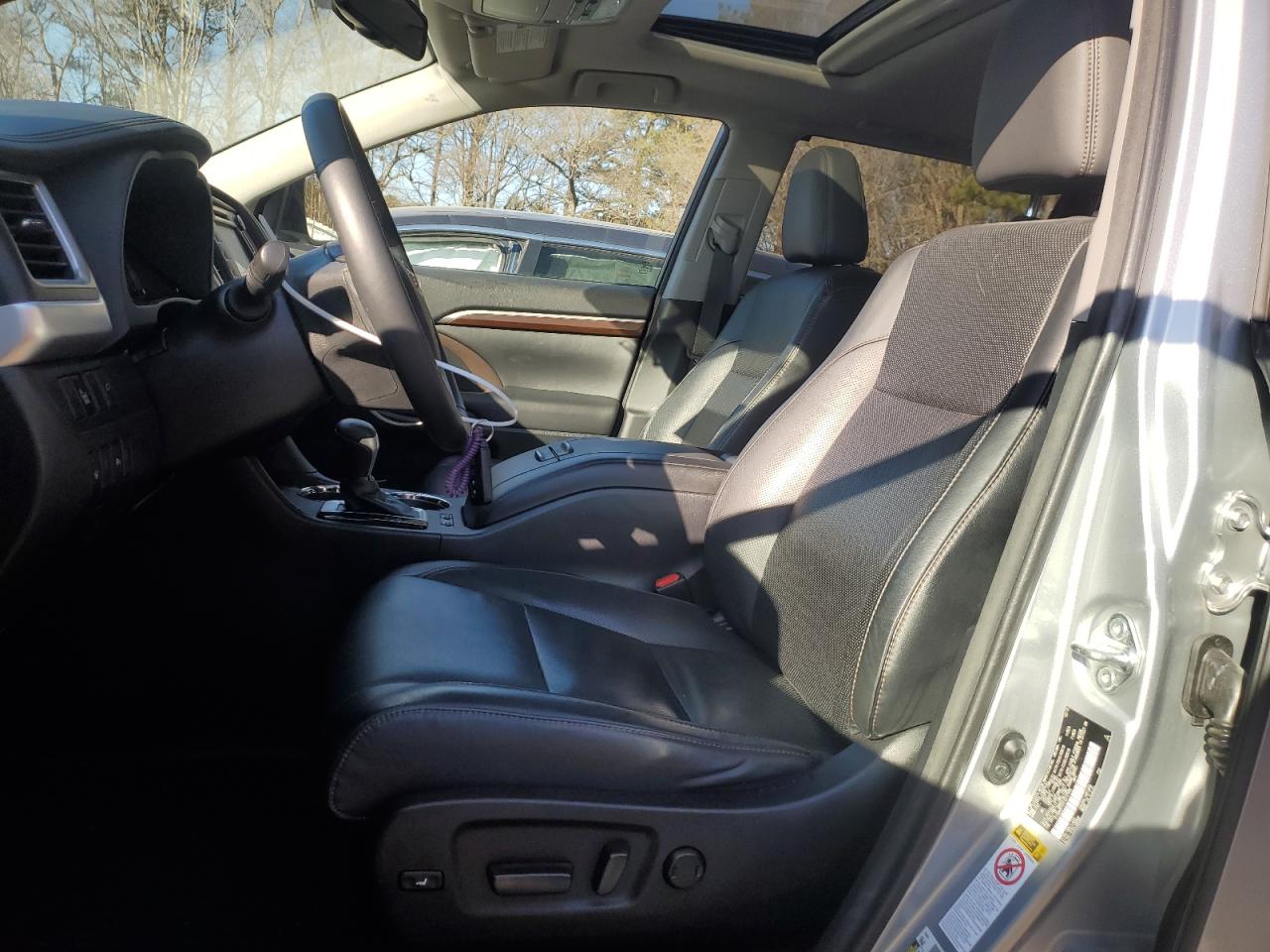 2015 Toyota Highlander - Image 7