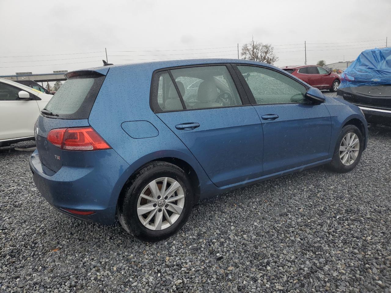 2017 Volkswagen Golf - Image 3