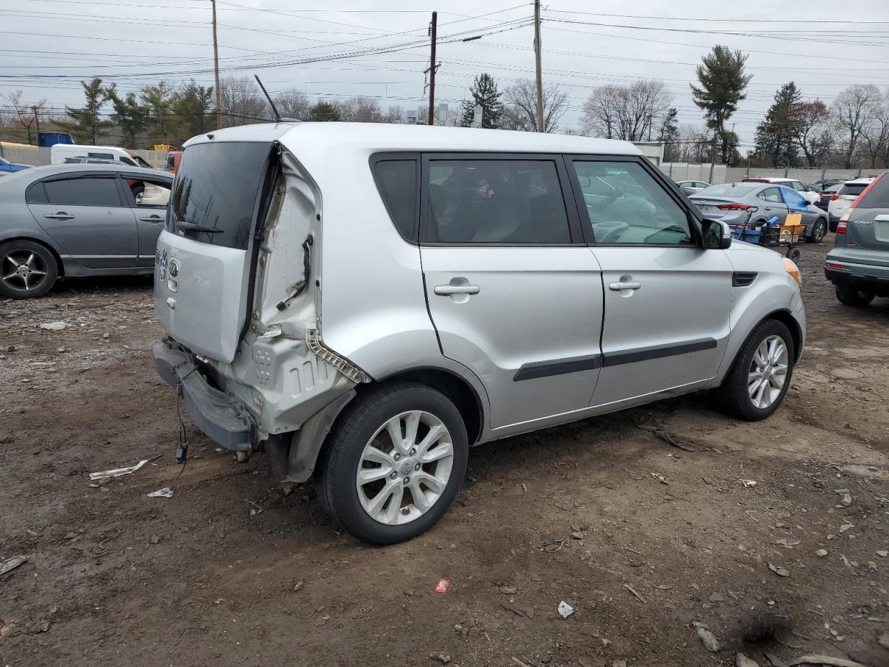 VIN KNDJT2A66D7565733 2013 KIA SOUL no.3