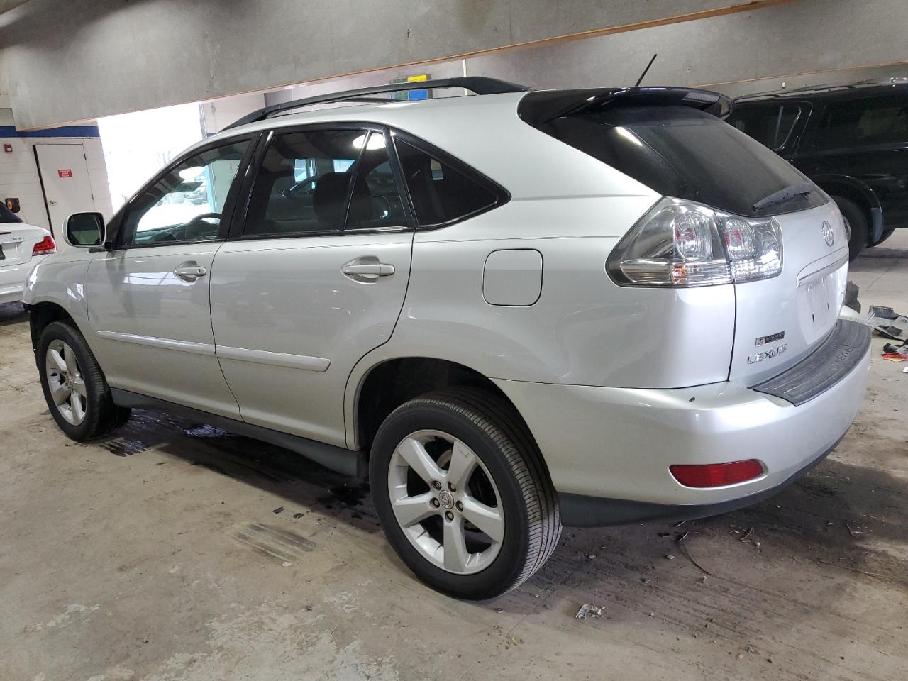 2004 Lexus RX - Image 2