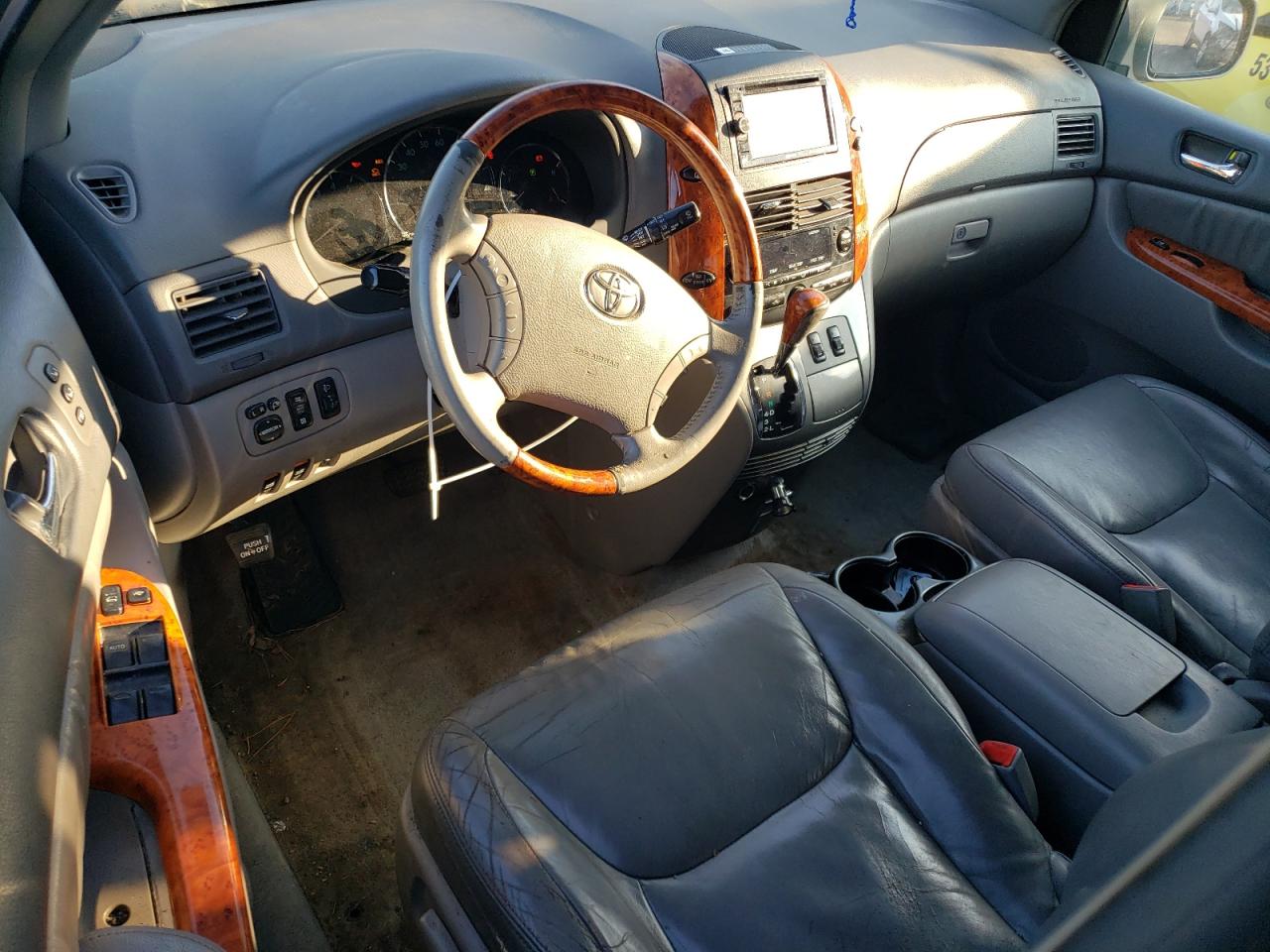 2006 Toyota Sienna - Image 8