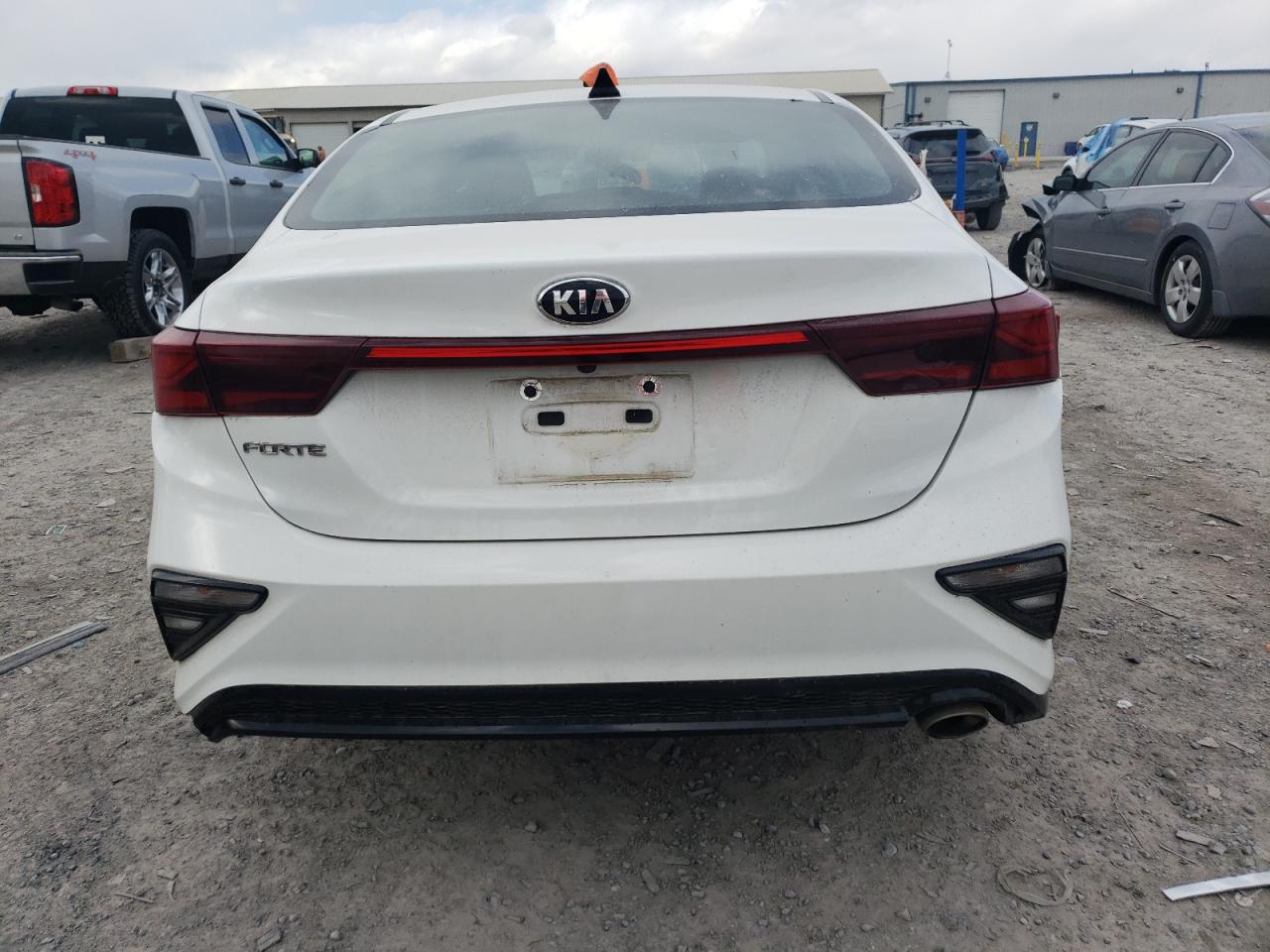 2021 Kia Forte - Image 6