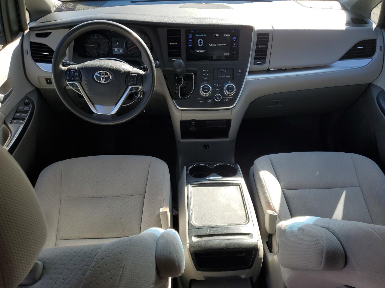 2015 Toyota Sienna - Image 8