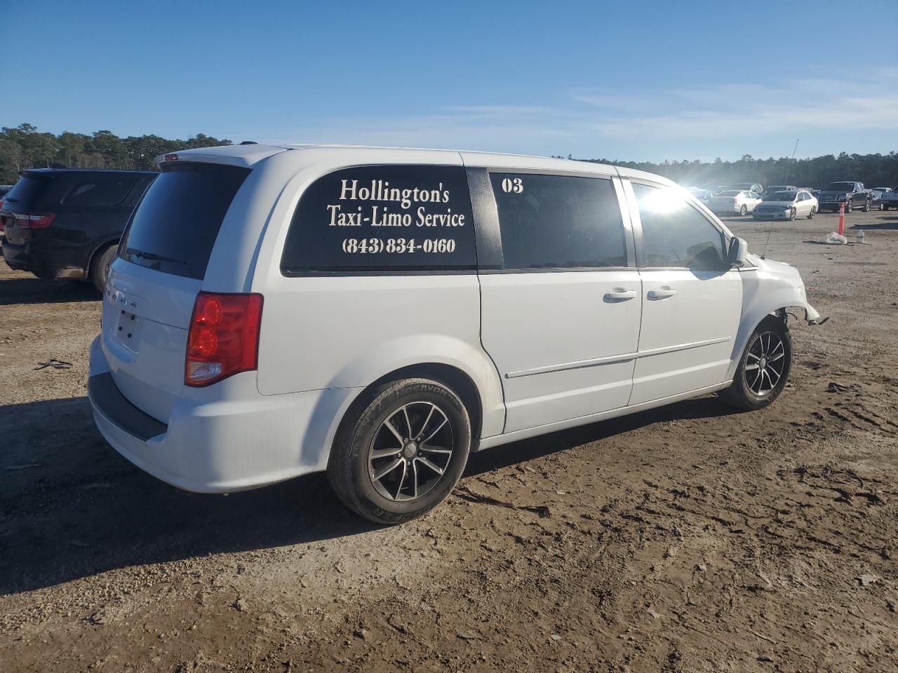 2017 Dodge Caravan - Image 3