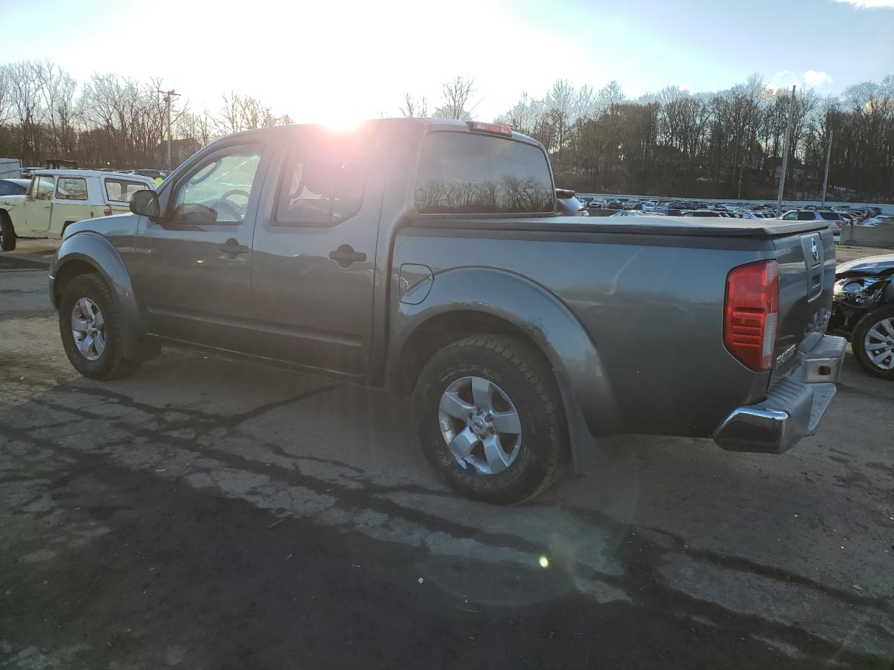 2009 Nissan Navara (Frontier) - Image 2