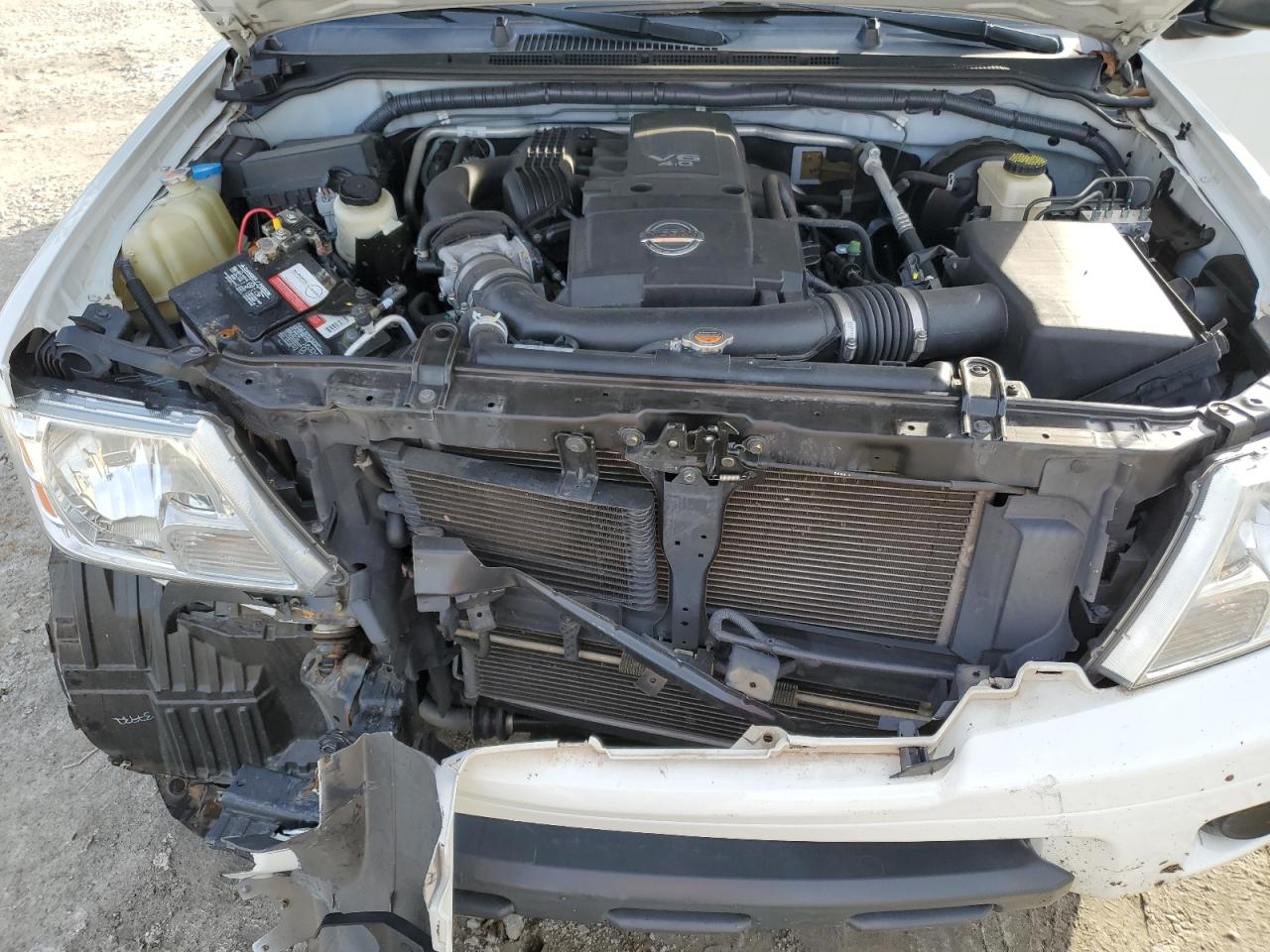 2015 Nissan Navara (Frontier) - Image 11