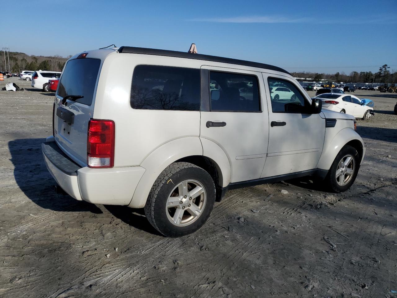 2008 Dodge Nitro - Image 3