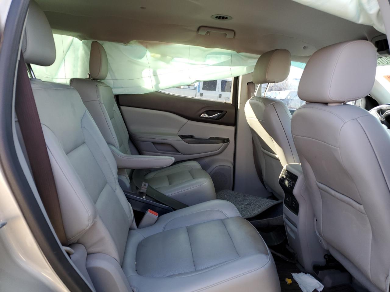 2017 GMC Acadia - Image 11