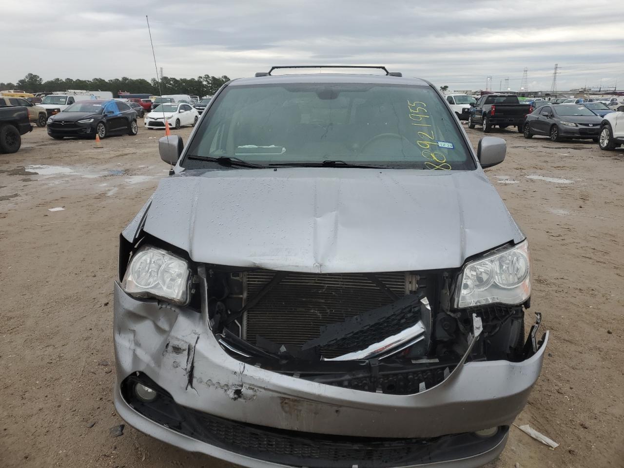 2019 Dodge Caravan - Image 5