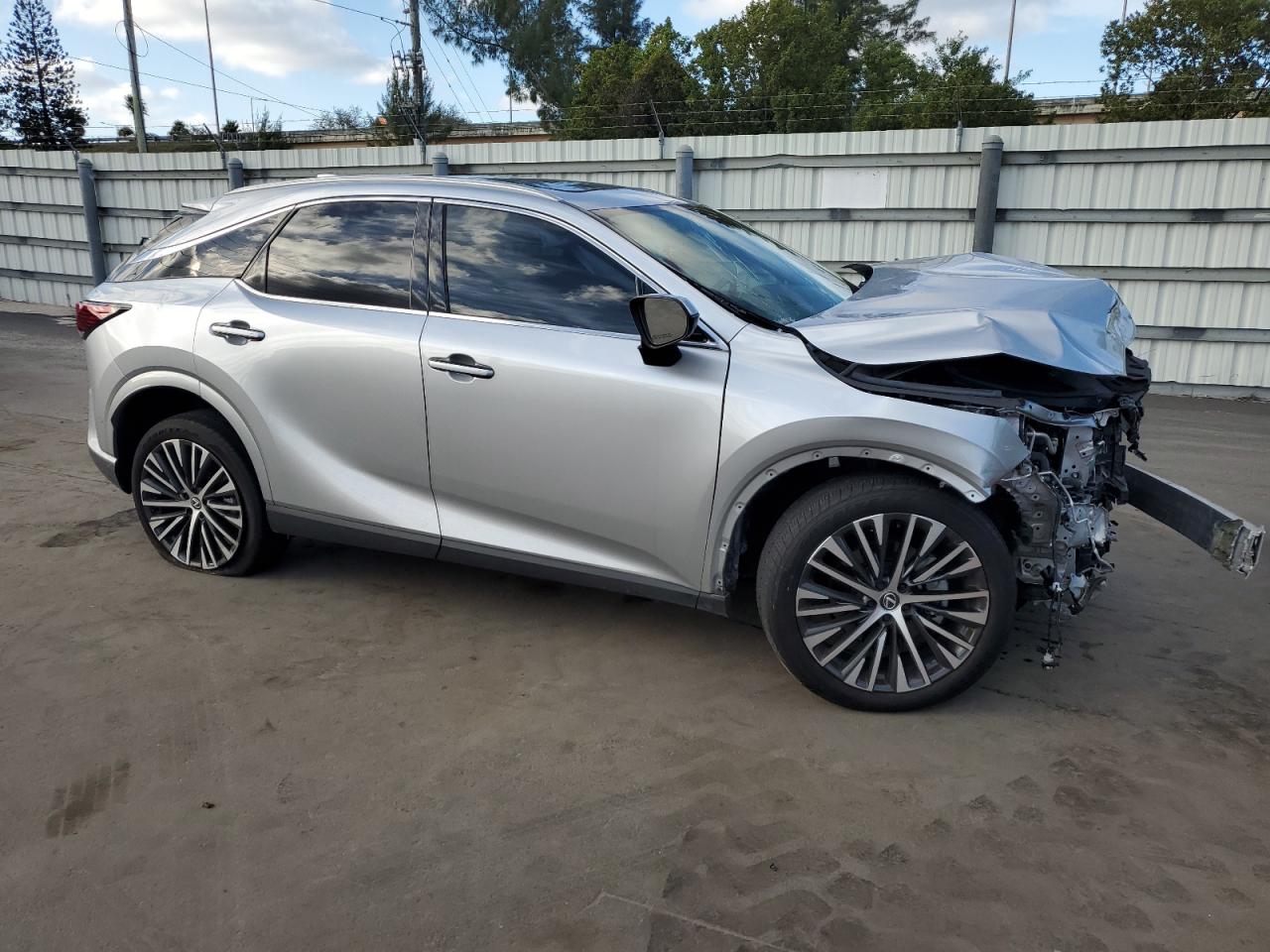 2024 Lexus RX - Image 4