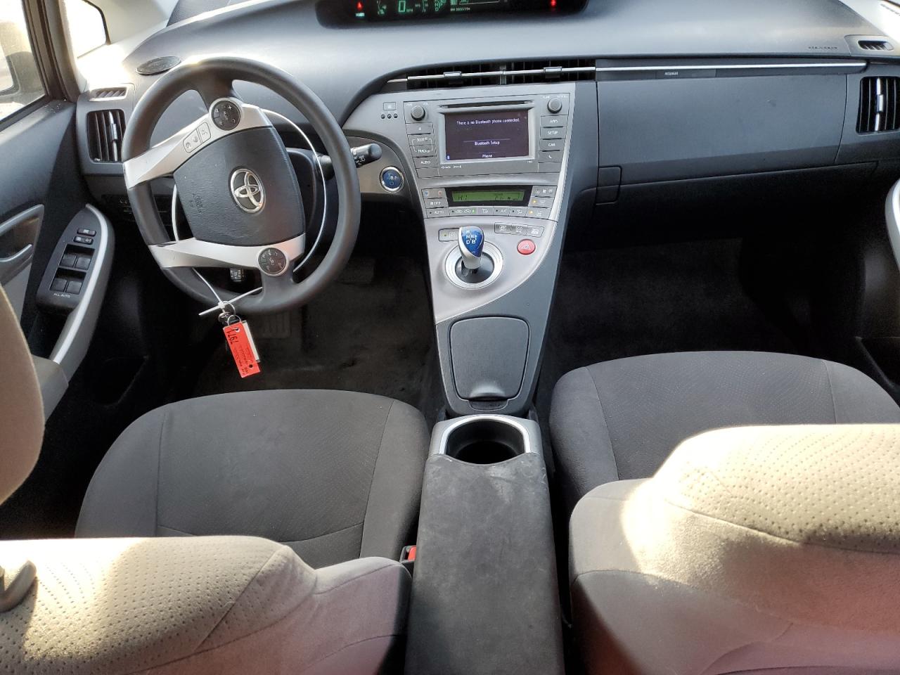 2015 Toyota Prius - Image 8