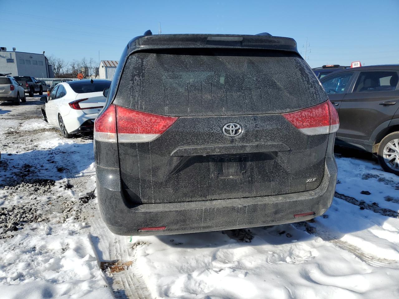 2013 Toyota Sienna - Image 6