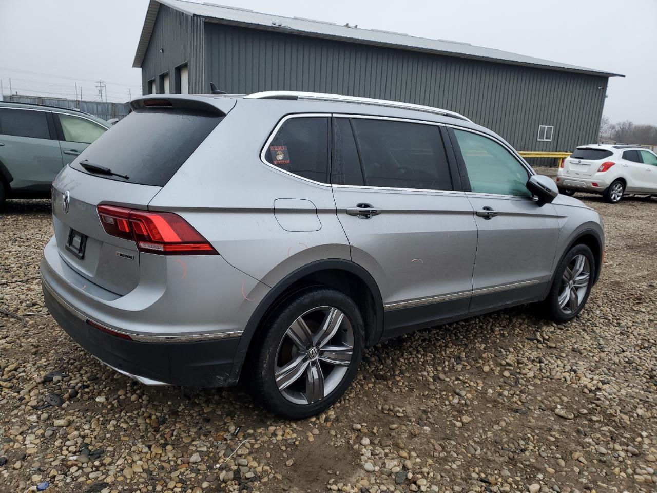 2021 Volkswagen Tiguan - Image 3