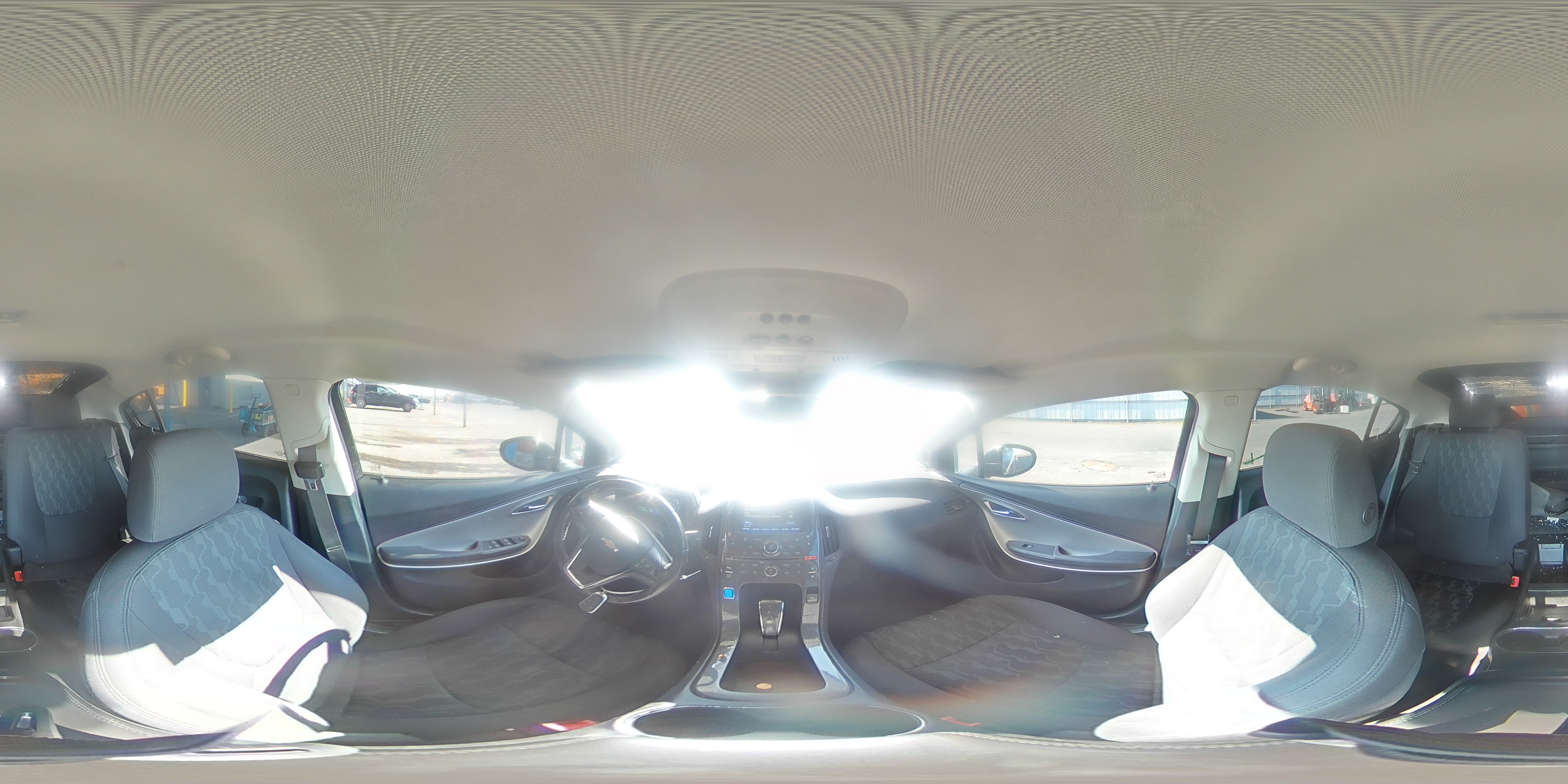 2015 Chevrolet Volt - Image 12