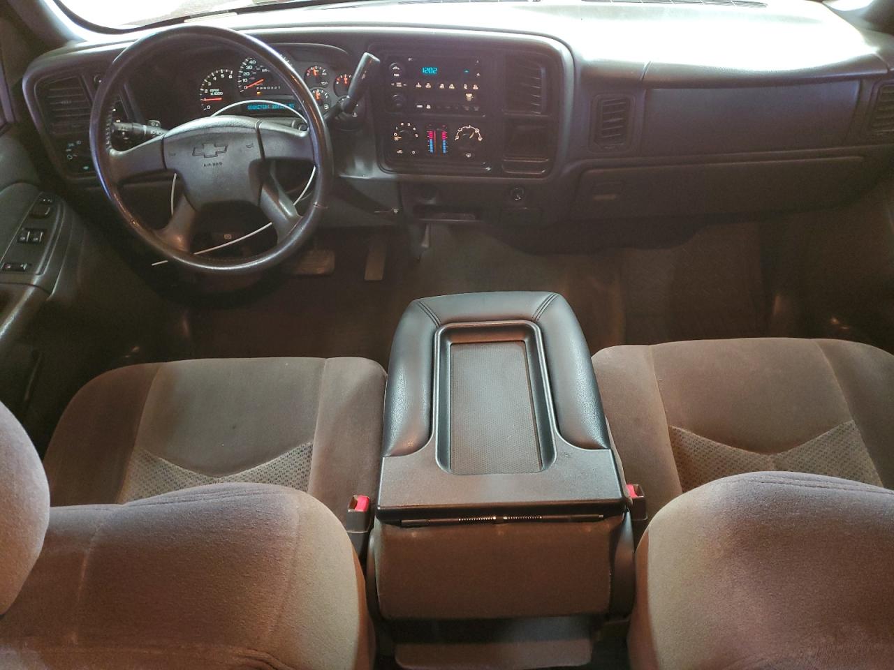 2006 Chevrolet Silverado - Image 8