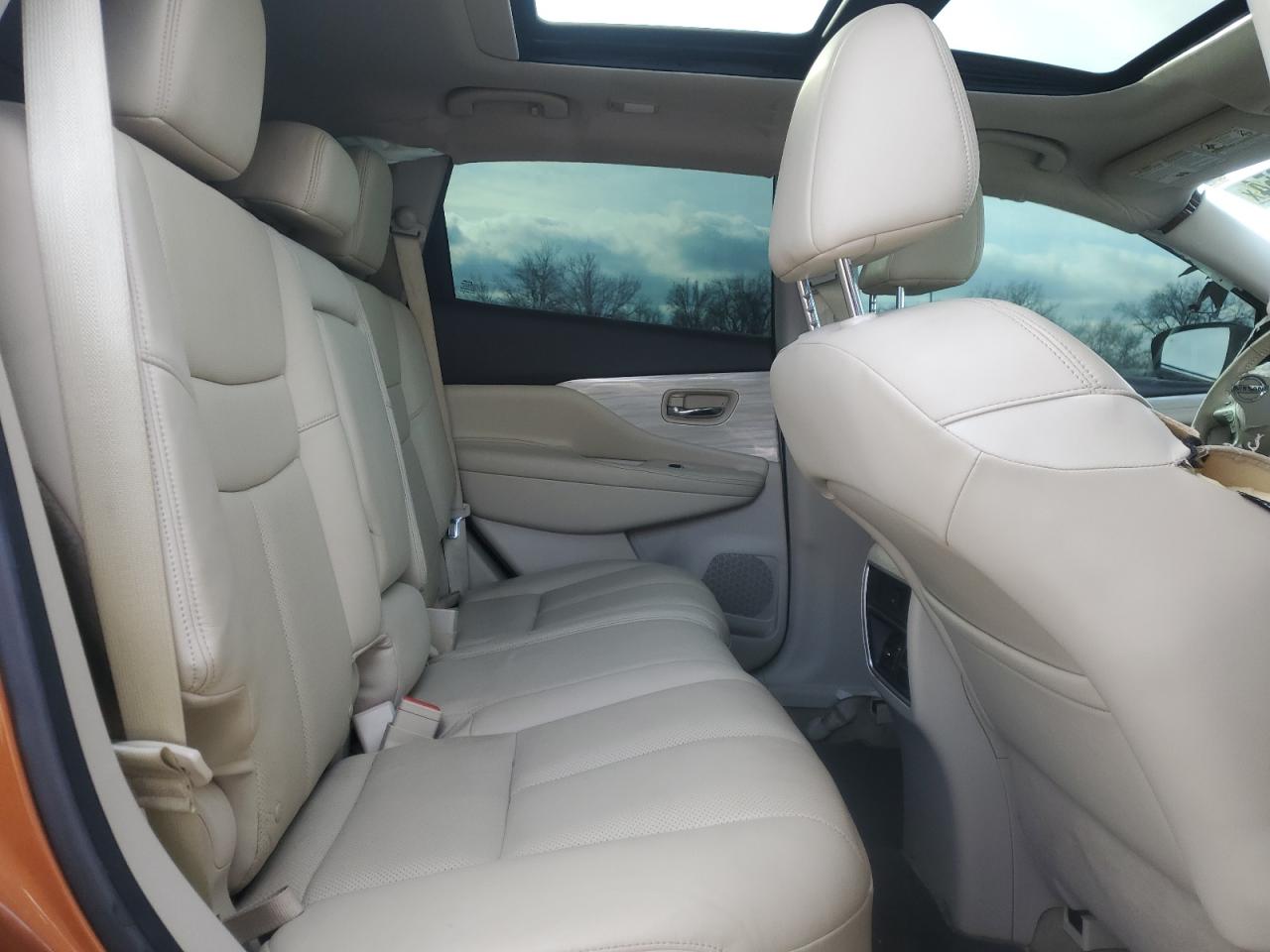 2015 Nissan Murano - Image 11