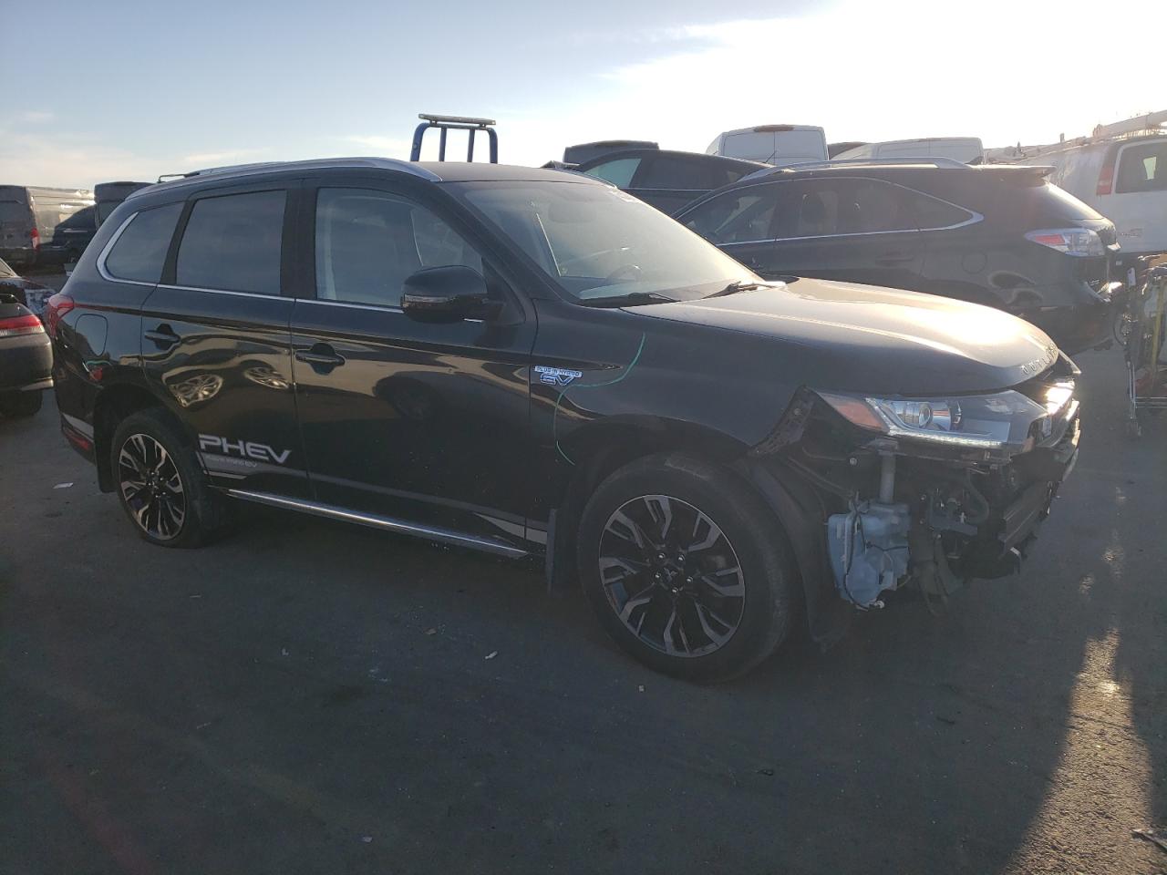 2018 Mitsubishi Outlander - Image 4