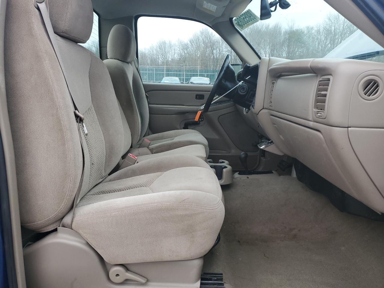 2004 Chevrolet Silverado - Image 7