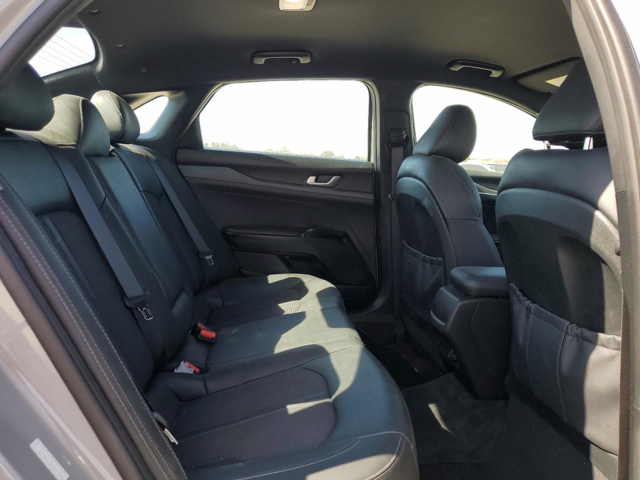 2023 Kia K5 - Image 10