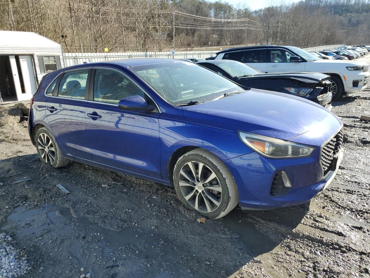 2019 Hyundai Elantra - Image 4