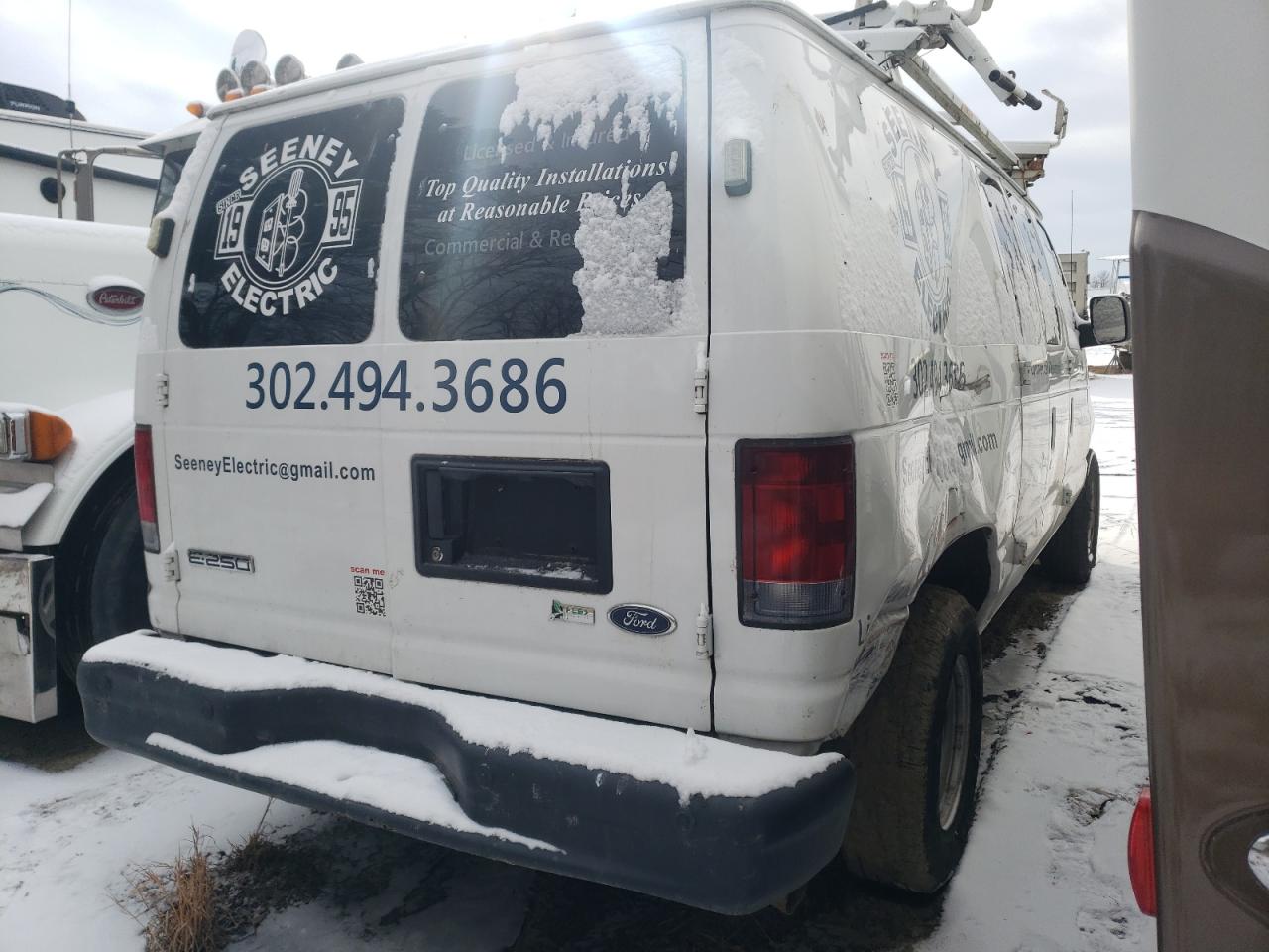 2009 Ford Econoline - Image 3