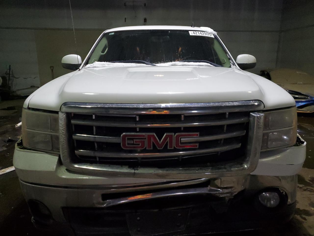 2010 GMC Sierra - Image 5