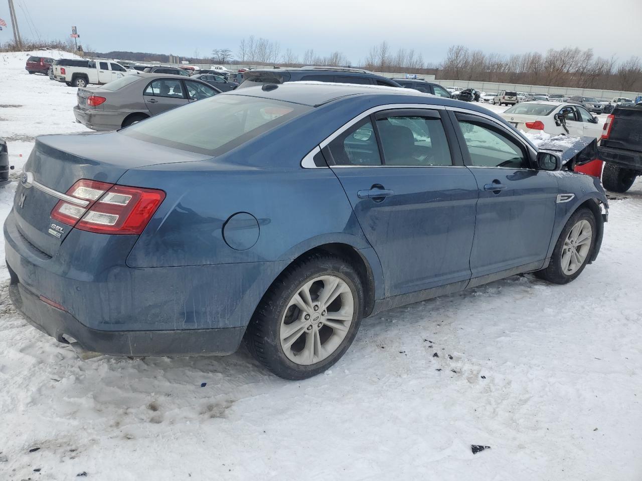 2018 Ford Taurus - Image 3