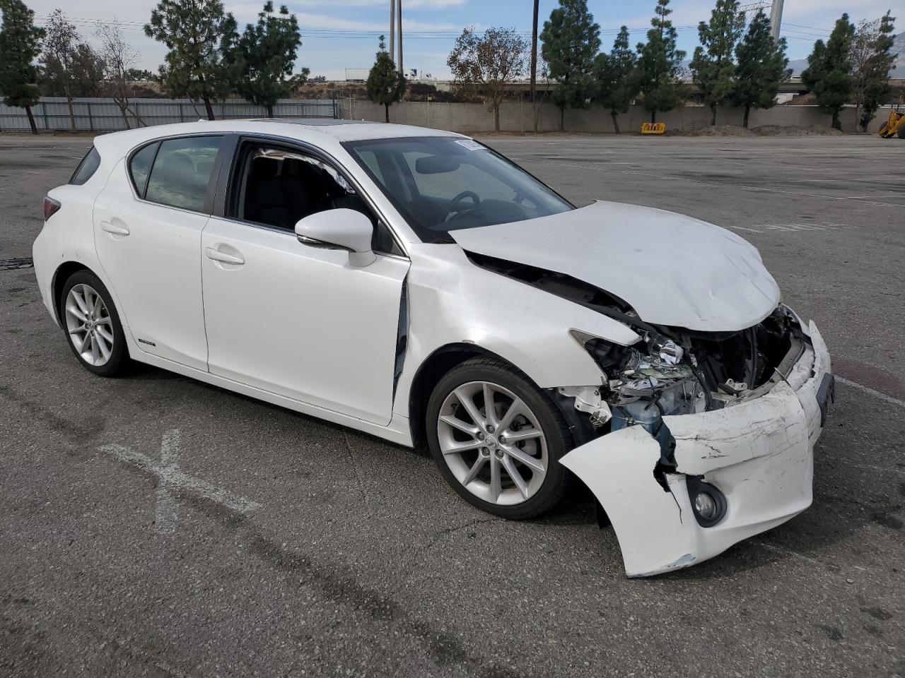 VIN JTHKD5BH4D2143118 2013 LEXUS CT 200 no.4