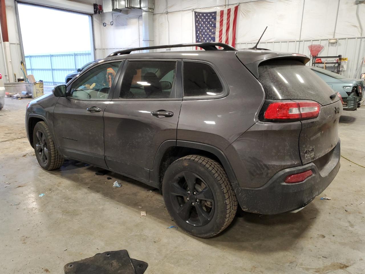 2018 Jeep Grand Cherokee - Image 2