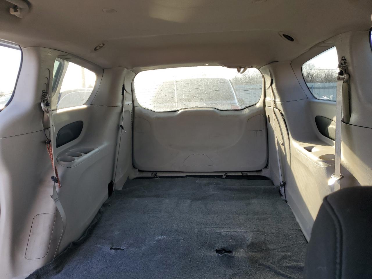 2017 Chrysler Pacifica - Image 10
