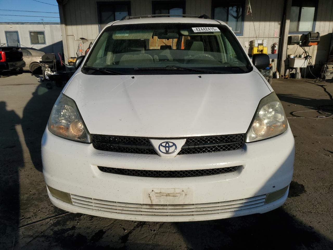 2005 Toyota Sienna - Image 5
