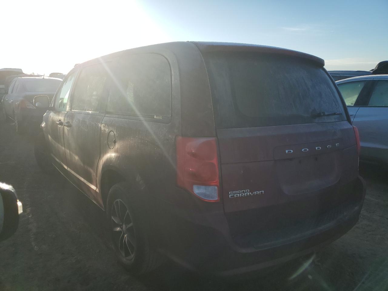 2018 Dodge Caravan - Image 2