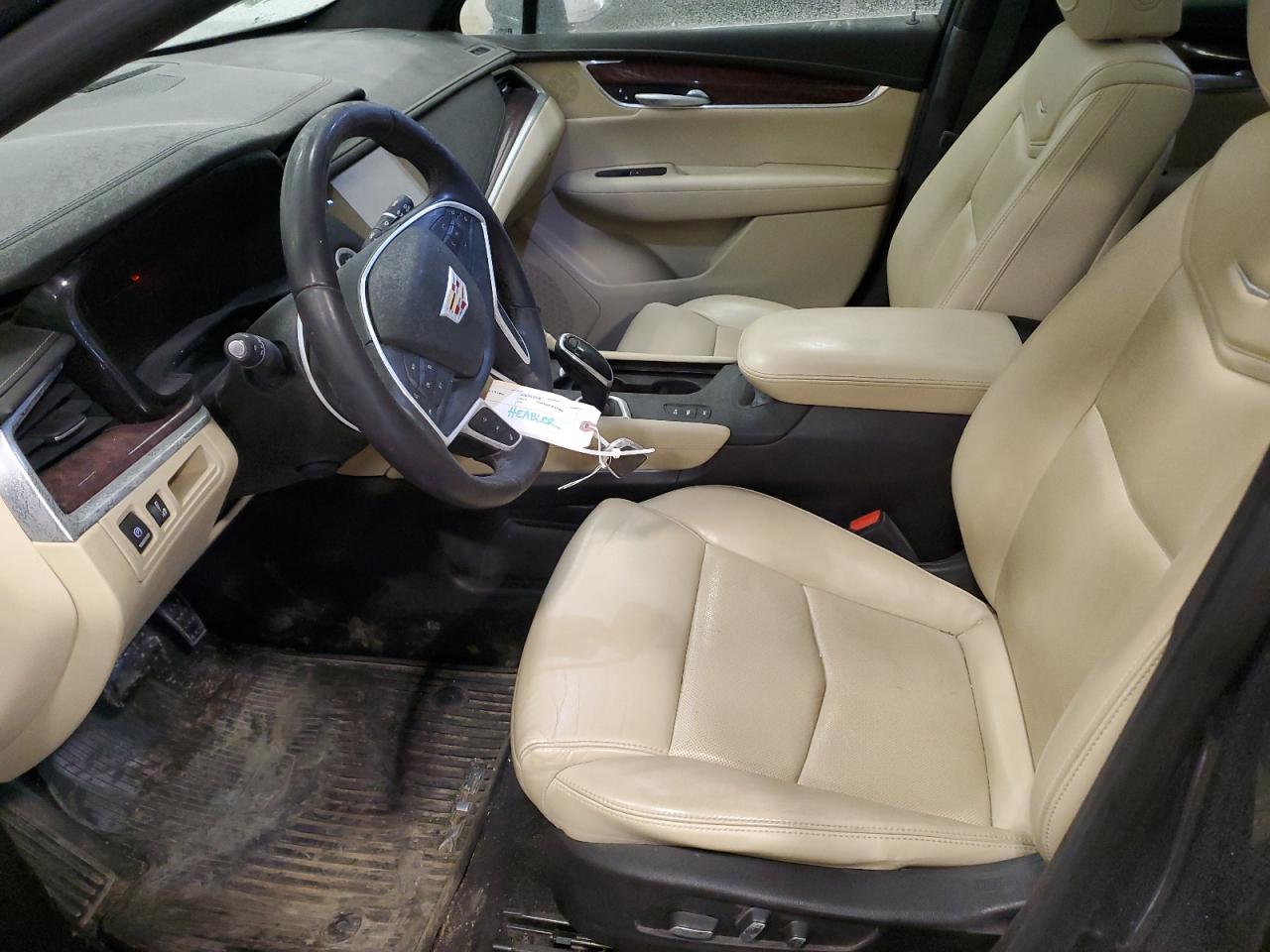 2018 Cadillac XT5 - Image 7