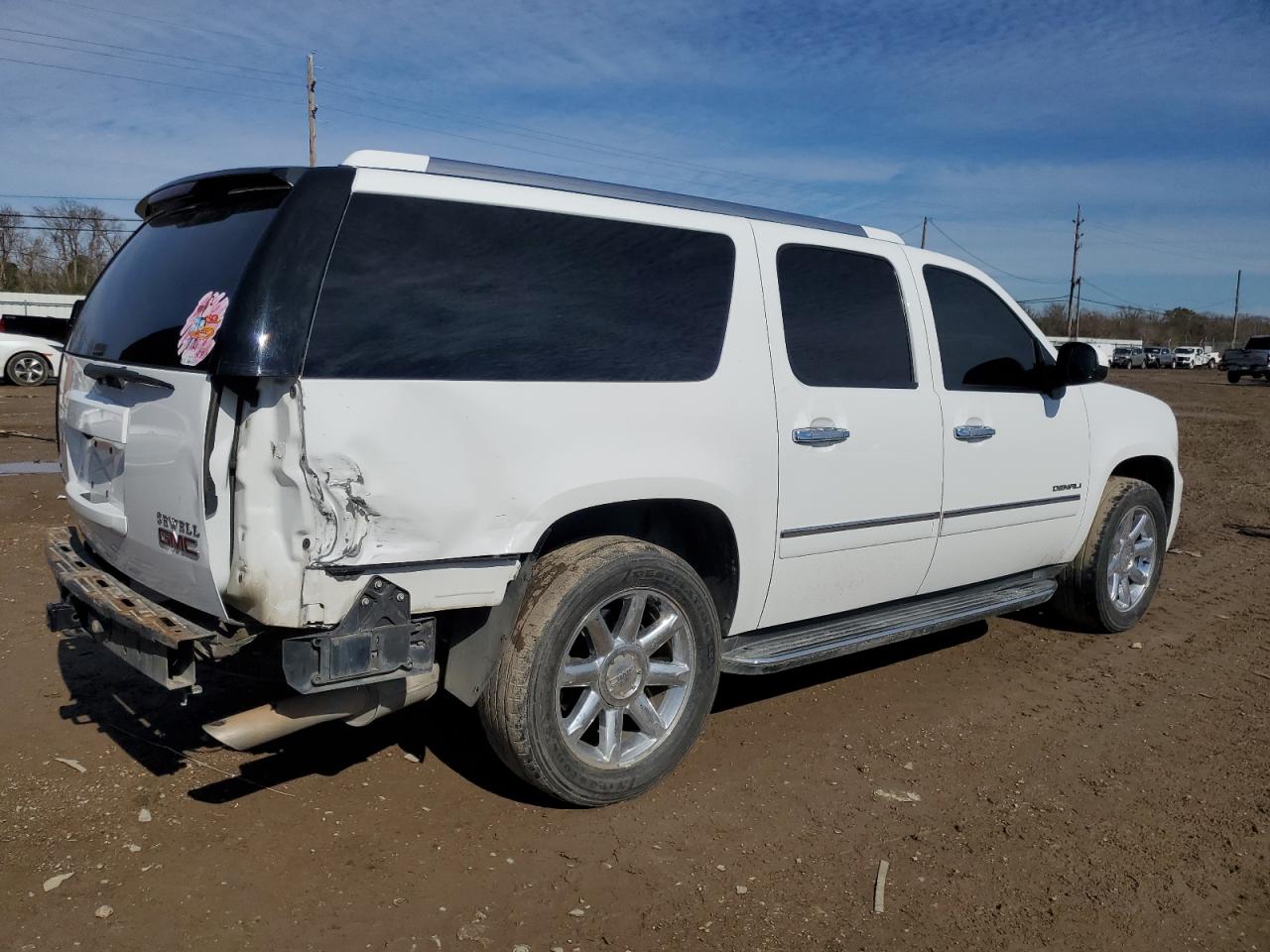 2011 GMC Yukon - Image 3