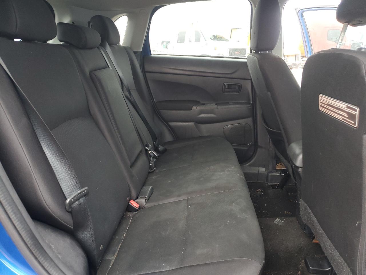 2015 Mitsubishi Outlander - Image 10