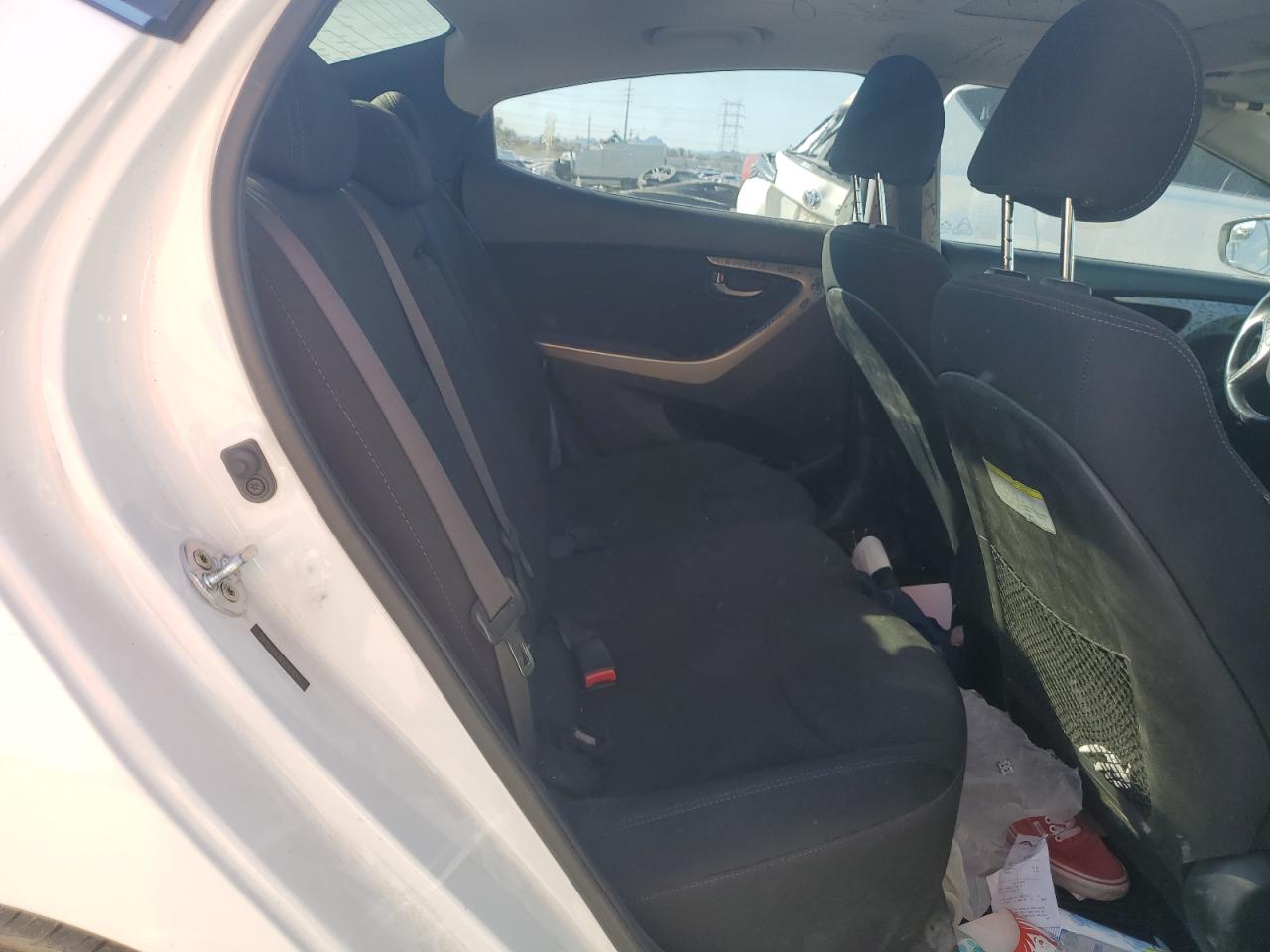 2015 Hyundai Elantra - Image 10