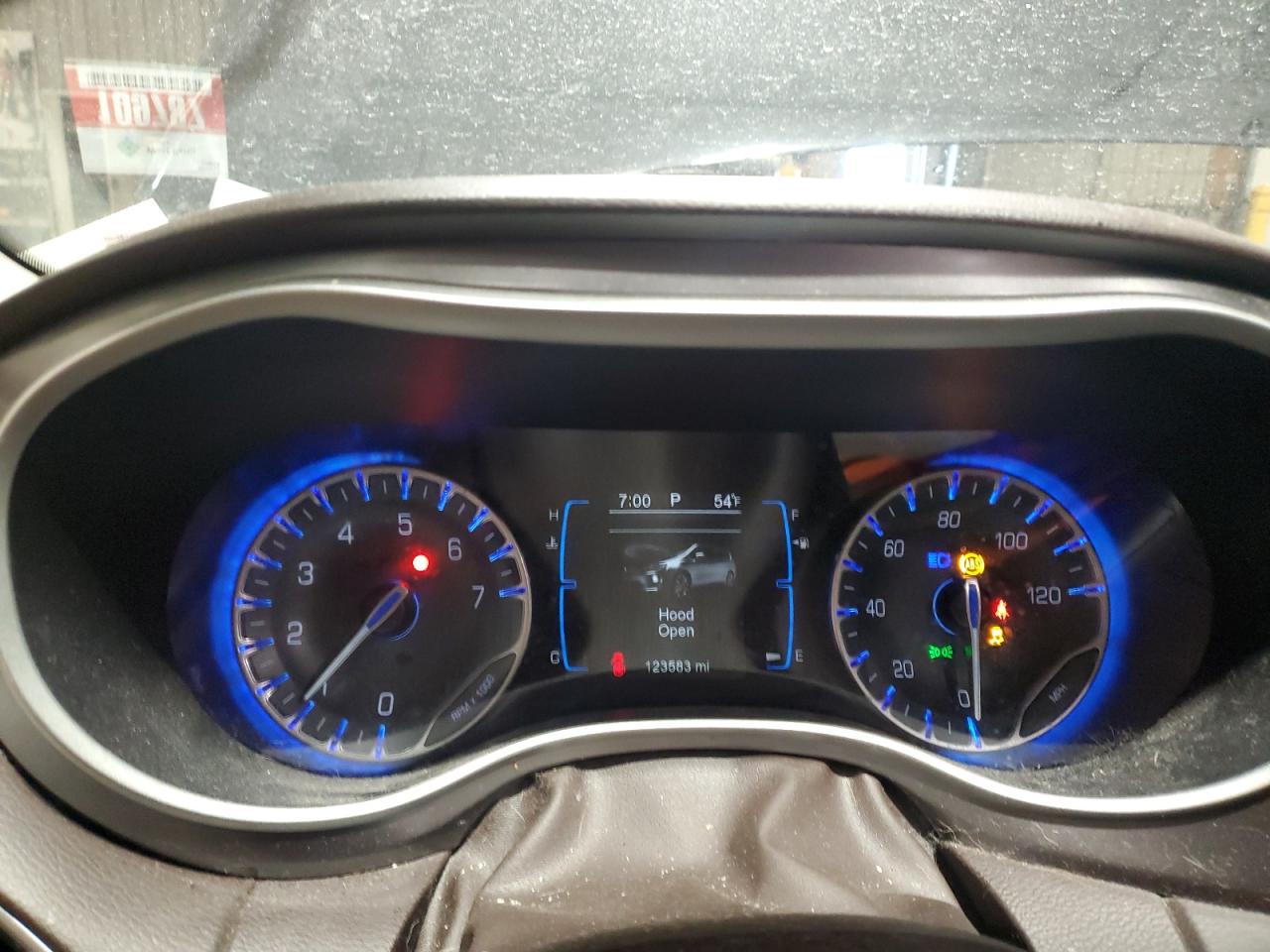 2017 Chrysler Pacifica - Image 9