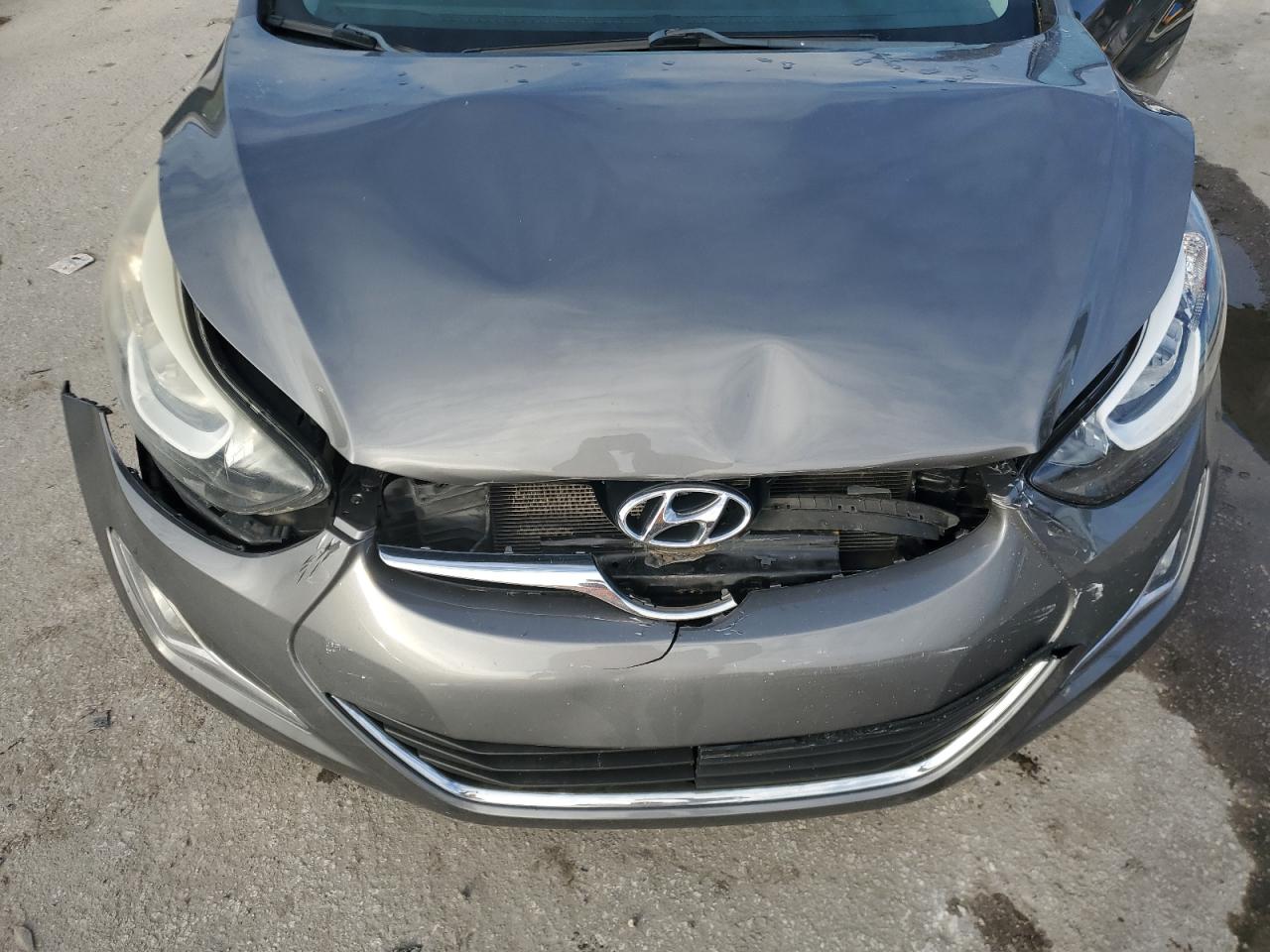 2014 Hyundai Elantra - Image 11